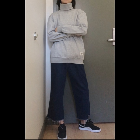 Grey turtleneck sweatshirt with lining - Picture 3 of 7